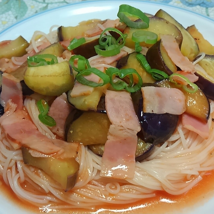 素麺で☆茄子とベーコンのパスタ風